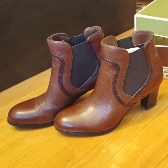 Naturalizer Shoes - ⚡️SALE⚡️🆕️BNIB Naturalizer Lainey Bootie in 'Banana Bread' Brown